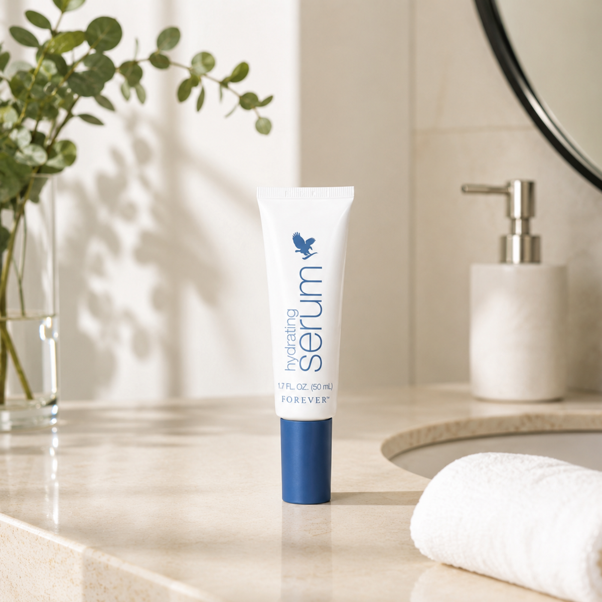 Tube de Forever Hydrating Serum posé sur un plan de toilette moderne avec décoration minimaliste et ambiance spa.