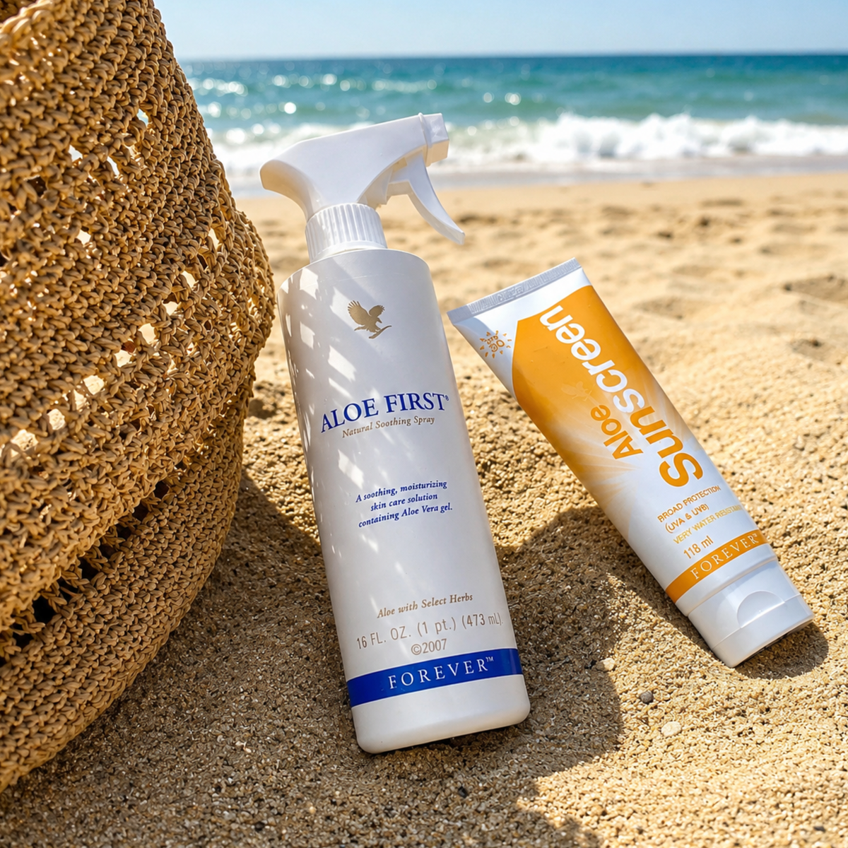 Aloe First™ et Aloe Sunscreen Forever Living, routine de soin et de protection solaire sur une plage