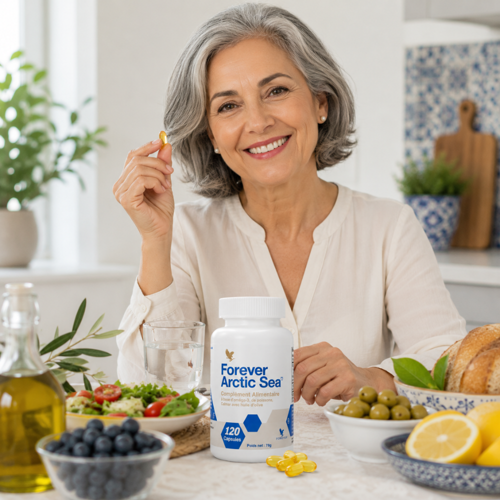 Femme marocaine senior consommant Forever Arctic Sea™ dans le cadre d'une alimentation équilibrée et d'un mode de vie sain