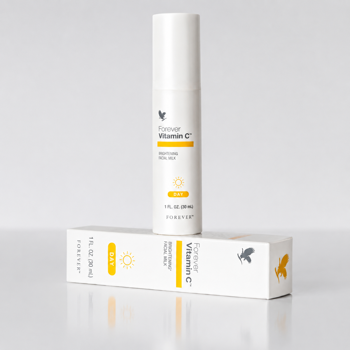 Forever Vitamin C™ sérum illuminateur visage à 6 % de vitamine C avec Aloe vera et jojoba – flacon 30 ml sur fond blanc