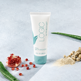 Gel Hydratant Logic by Forever™ présenté avec Aloe vera, Grenade et Baobab, ingrédients d'origine végétale