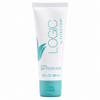 Gel Hydratant Logic by Forever™ à l'Aloe vera, Niacinamide et extraits botaniques sur fond blanc