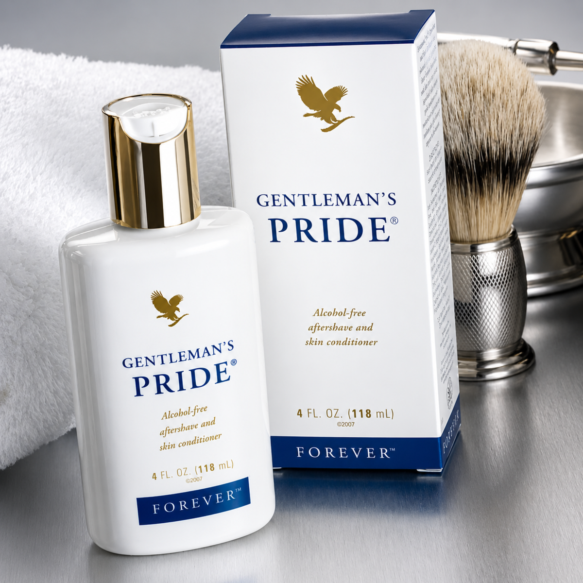Flacon Gentleman's Pride™ Forever Living avec son emballage officiel et accessoires de rasage